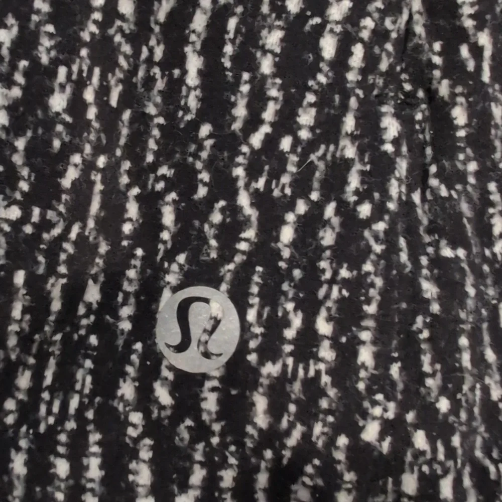Lululemon Runderful Long Sleeve Knotted Jacquard Black White - Picture 8 of 10